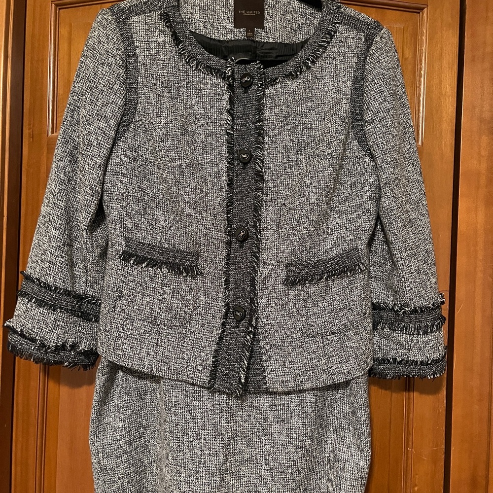 Tahari Grey Tweed Skirt Suit Set Size 10